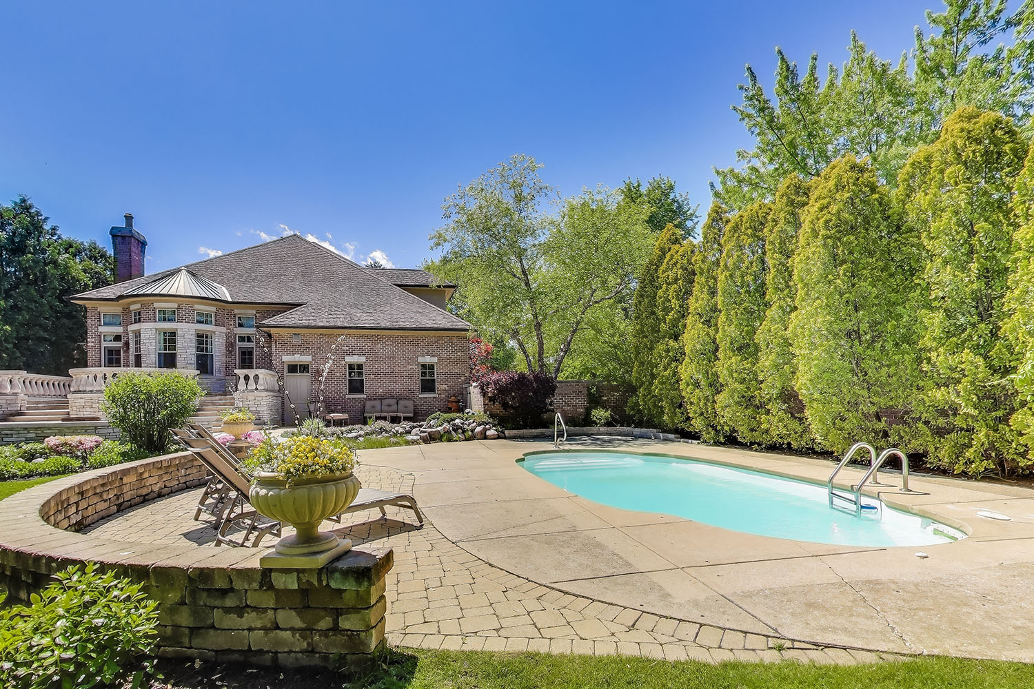 The Luxury Abode at 5851 N Newark: Unveiling the Lifestyle and History